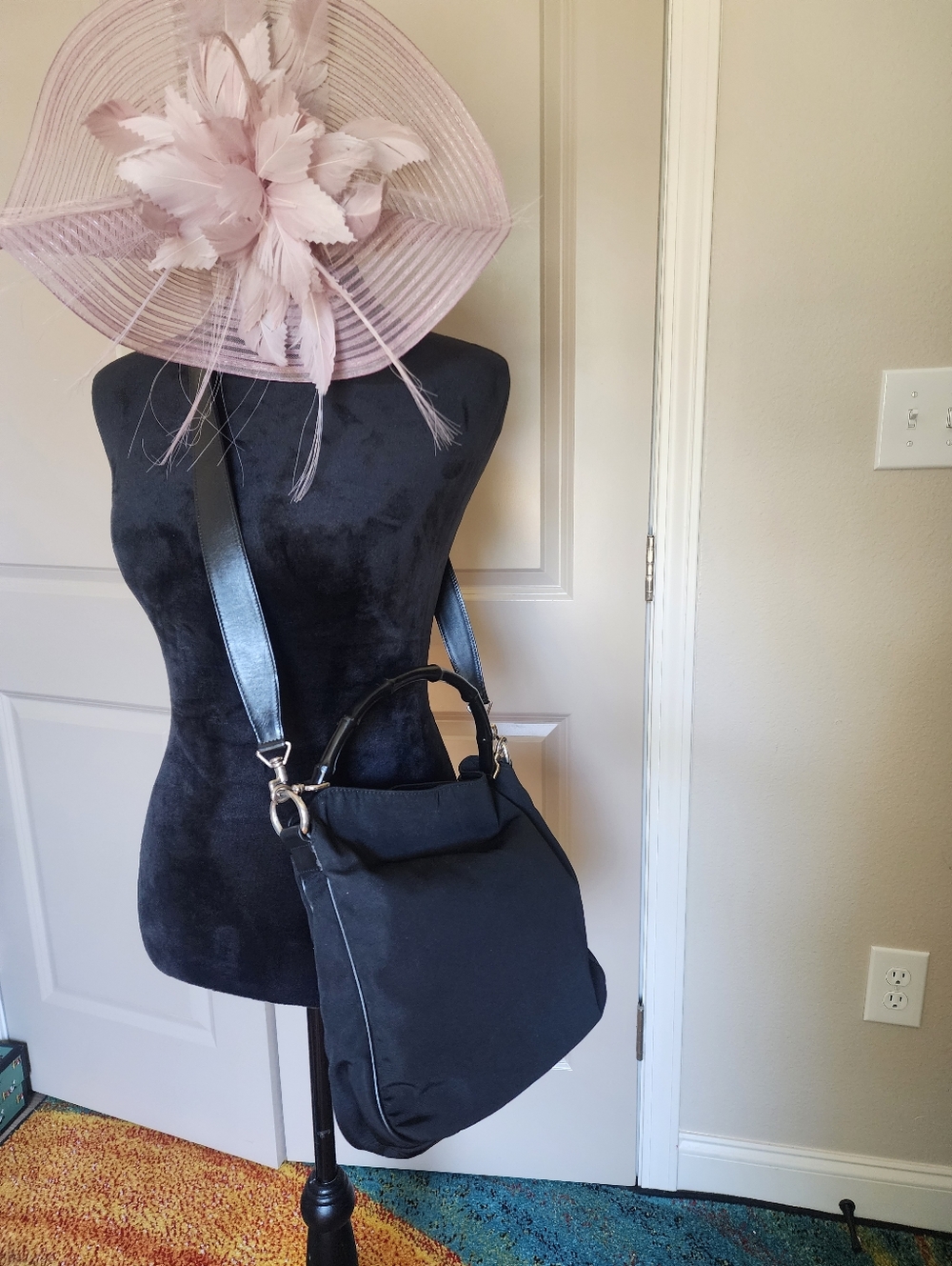 Authentic Gucci Black Canvas Women’s Convertible Shoulder Bag Or Handbag